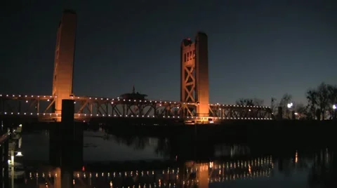 Sacramento Bridge At Dusk Vídeos de archivo 10811241