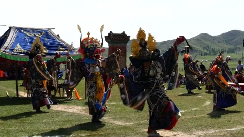 Sacred religious dance in one of the distant Mongolian monasteries. Stock-Footage 132287221