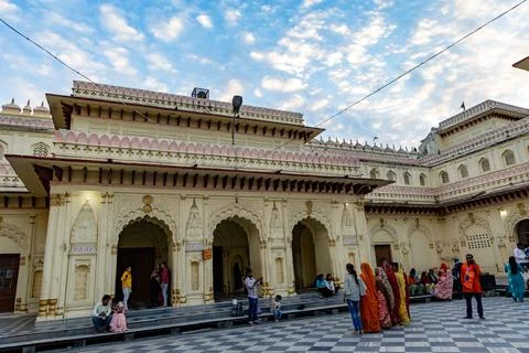 Sacred Temple Complex With Worshippers Exploring Historic Religious Archite.. 스톡 사진