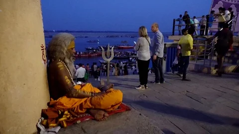 Sadhus sitting on ghat Stock Footage 115937714