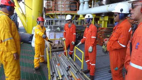 Safety Coaching At Work Place. Stock-Footage 129536176