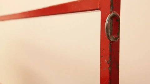 Safety hook tight Vídeos de archivo 27823551