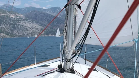 Sail throw, turn tread forwind Stock Footage 108476781