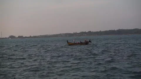 Sail using a traditional boat Video stock 295117485