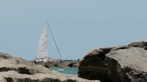 Sailboat Among Rocks in the Ocean 動画素材 35338216