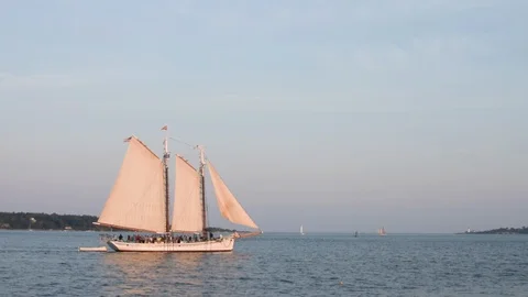 Sailboat in the bay 動画素材 94435433
