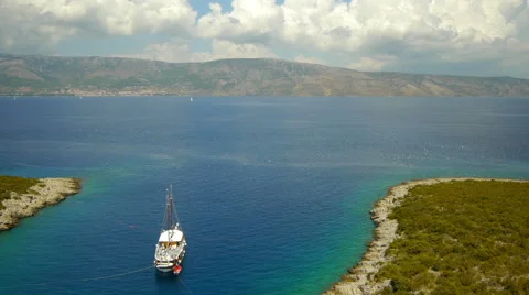 Sailboat docked in a bay Stock-Footage 44979138
