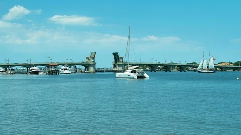 Sailboat Drawbridge 스톡 동영상 92619392