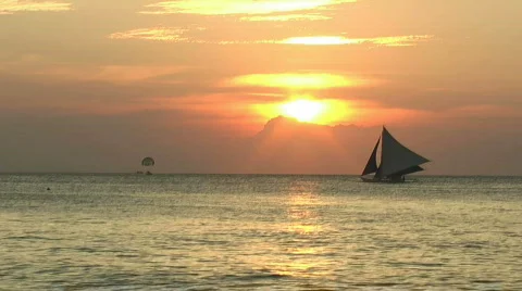 Sailboat during sunset time 스톡 동영상 628520
