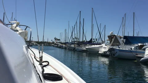 Sailboat Leaving Dock 動画素材 143013109