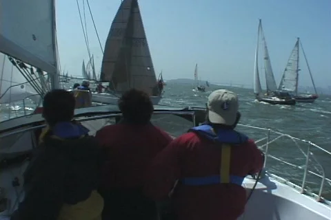 Sailboat Passing Close Stockbeeldmateriaal 125023