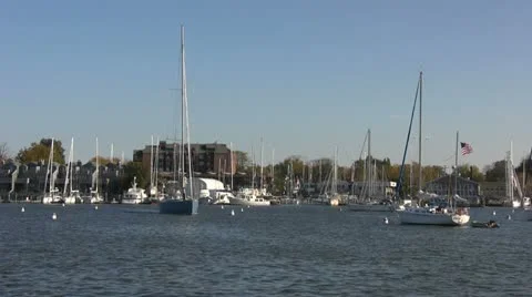 Sailboat Powering Out Vidéo 10827184