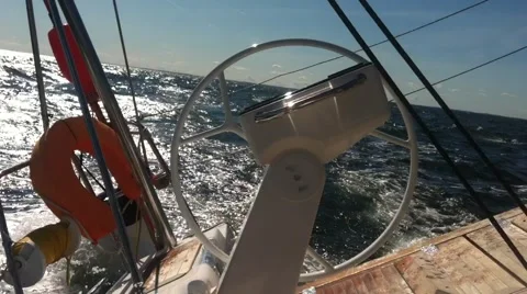 Sailing with the autopilot Video stock 68377699