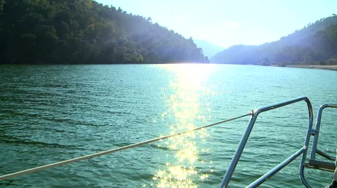 Sailing boat shot in Douro river. Video stock 62470828
