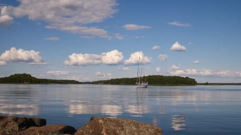 Sailing Boat In The Strait Video stock 242383004