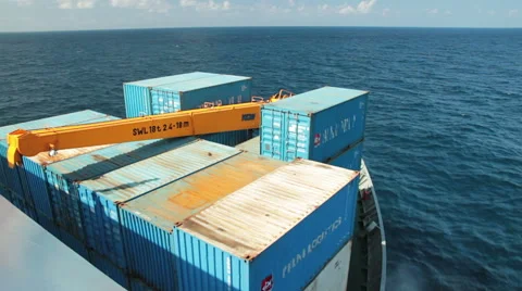 Sailing container ship pov 库存影片 59085758