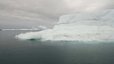 Sailing by an iceberg Video stock 840837
