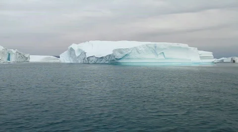 Sailing by an iceberg Video stock 840838