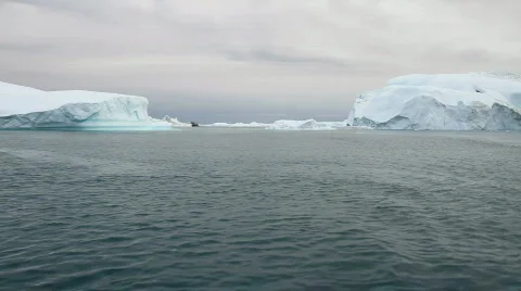 Sailing in the icefjord Video stock 840644