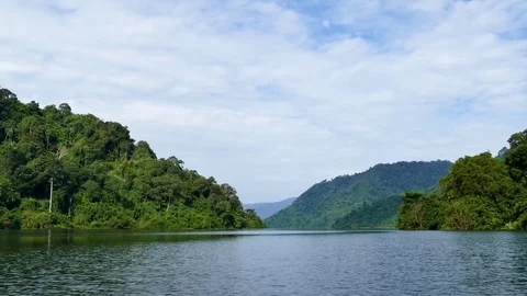 Sailing in lake. Stock-Footage 69739598