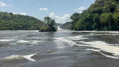Sailing in Murchison falls in Uganda. Day time Stock Footage 340991569