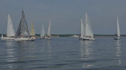 Sailing regatta on the Volga River Stockbeeldmateriaal 87972873