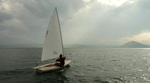 Sailing at santona3 Video stock 795213