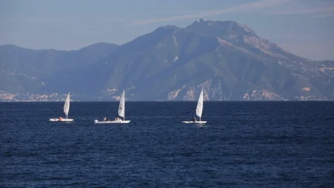 Sailing school in the Naples bay Video stock 117907616