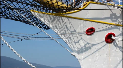 Sailing ship, water reflections Vídeo Stock 32695948