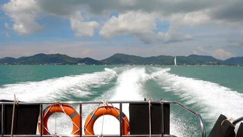 Sailing at speed on a boat Stock Footage 171424965