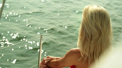 Sailing in the summer 스톡 동영상 247517096