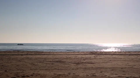 Sailing at sundown Stockbeeldmateriaal 46219365