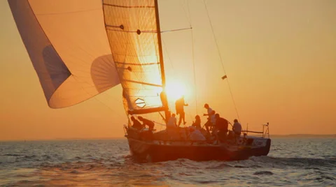 Sailing at sunset Vidéo 37430658