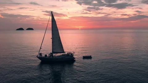 Sailing at sunset Video stock 169594170