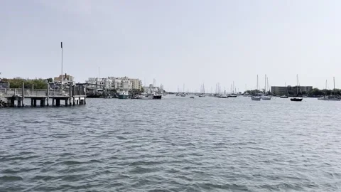 Sailing Through Sheepshead Bay Brooklyn, New York City Vídeos de archivo 327331029