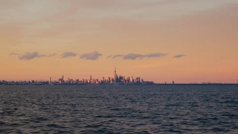 Sailing with Toronto's skyline in the background. Video stock 104017383