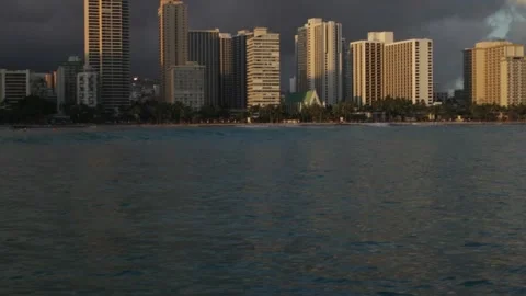 Sailing Into Waikiki At Sunset Video stock 132005889