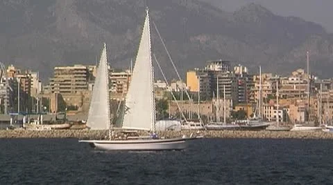 Sailing yacht  Stock Footage 8926924