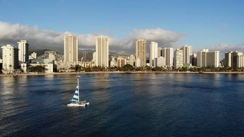 SailingCatamaranWaikikiBeach2 Vídeo Stock 113983471