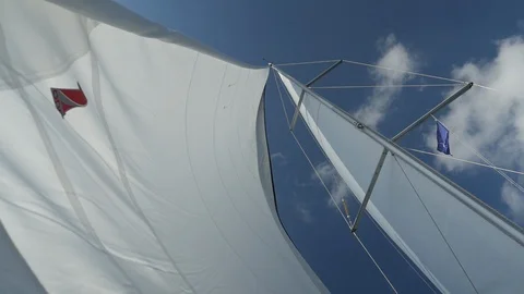 Sails of a sailboat Video stock 95009169