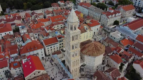 Saint domnius cathedral bell tower aerial view in split, croatia 스톡 동영상 339847046