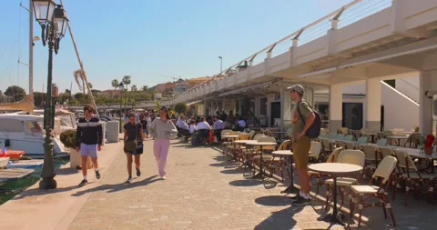 Saint-Jean-Cap-Ferrat town daily marina life, France Stockbeeldmateriaal 335404177