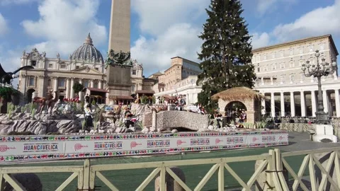 Saint Peter Basilica in Rome during Christmas time. Italy. Stockbeeldmateriaal 168021573