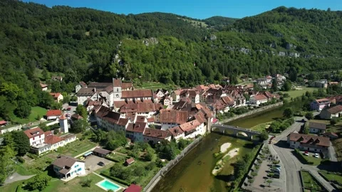 Saint-Ursanne, Schweiz 스톡 동영상 221244024