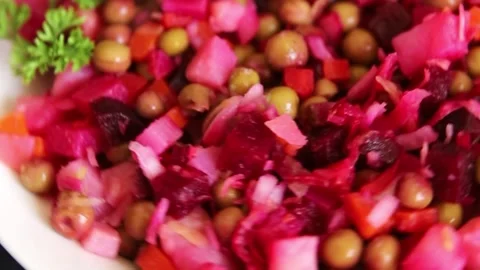 Salad beetroot and vegetables meatless dish beet, cabbage, onion, green peas Vidéo 344990951