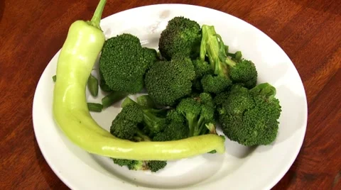 Salad, broccoli and peppers Vídeo Stock 10771485