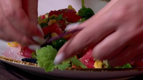 Salad Broccoli and Tomato 31 Video stock 308863703