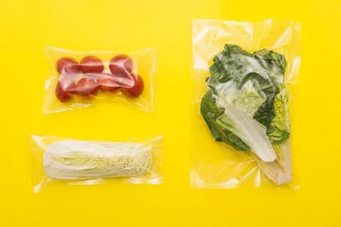 Salad dinner set: lettuce, tomatoes, peking cabbage, A set for delivering foo Foto stock
