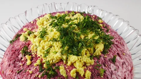 The salad layers with the beets.Herring under a fur coat. 스톡 동영상 128225952