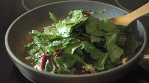 Salad in the pan Stock-Footage 144962338